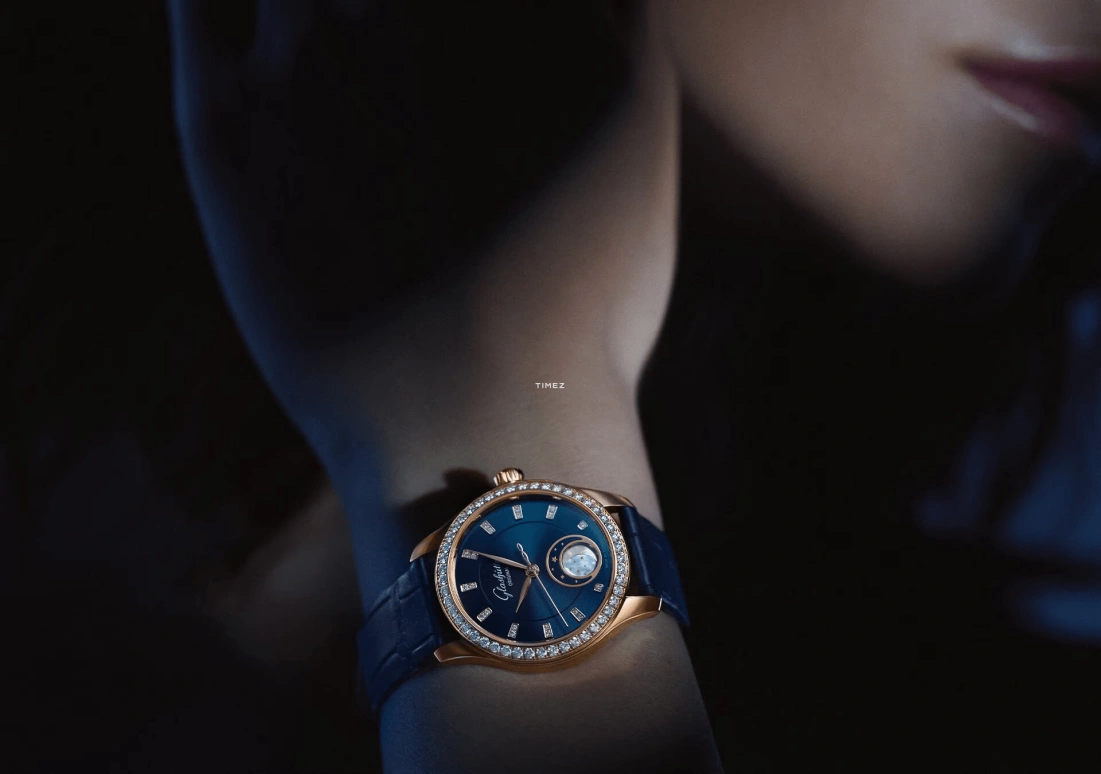 Glashütte Original,Serenade Luna 32.50mm,32.50mm,Red Gold,Blue,Automatic,Moonphase,60hours,1,1-35-14-06-15-04
