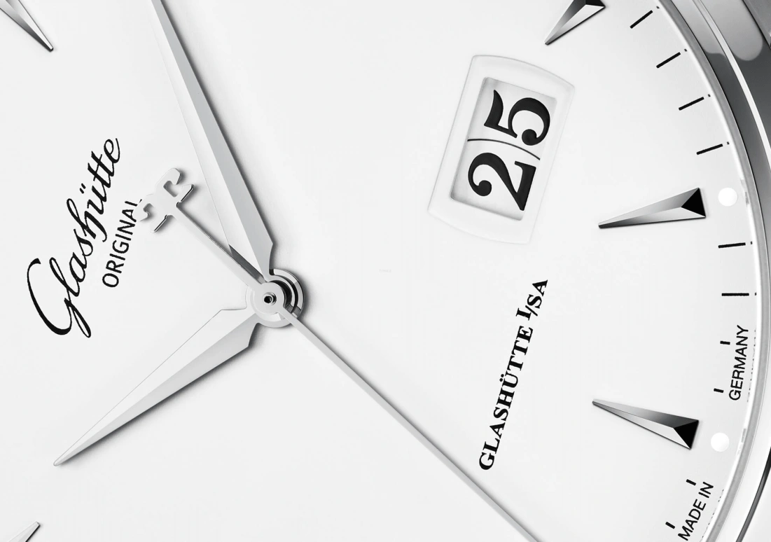 Glashütte Original,Senator 42mm,42mm,Stainless Steel,Luminous,White,Automatic,100hours,In-house Caliber,1,1-36-03-05-02-71