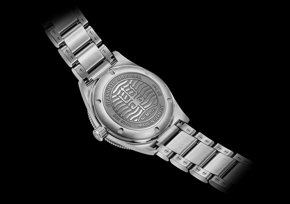Glashütte Original,SeaQ 39.50mm,39.50mm,Stainless Steel,Blue,Automatic,Date,40hours,1,1-39-11-09-81-70
