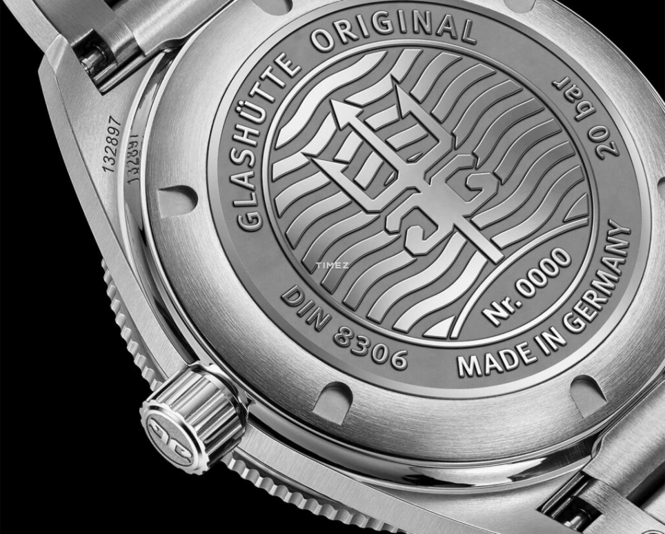 Glashütte Original,SeaQ 39.50mm,39.50mm,Stainless Steel,Black,Automatic,Day,Sapphire,Crystal Glass,1,1-39-11-06-80-35 