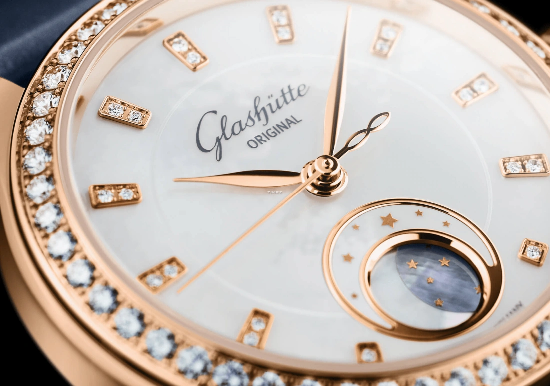Glashütte Original,Serenade Luna 32.50mm,32.50mm,Red Gold,White,Automatic,Moonphase,60hours,1,1-35-14-01-15-04