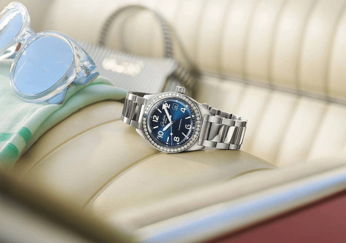 Glashütte Original,SeaQ 39.50mm,39.50mm,Stainless Steel,Blue,Automatic,Date,40hours,1,1-39-11-09-82-70