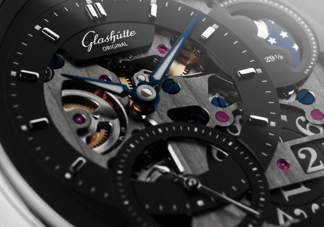 Glashütte Original,PanoMatic 42mm,42mm,Platinum,Luminous,Black,Automatic,100hours,In-house Caliber,1,1-92-10-01-03-62