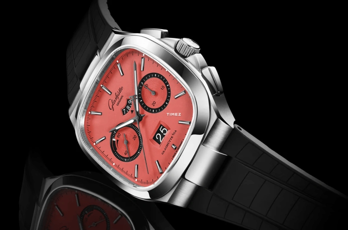 Glashütte Original,Seventies 40x40mm,40x40mm,Stainless Steel,Red,Automatic,Chronograph,Power Reserve Indicator,Flyback,Big Date,70hours,In-house Caliber,1,1-37-02-17-02-63
