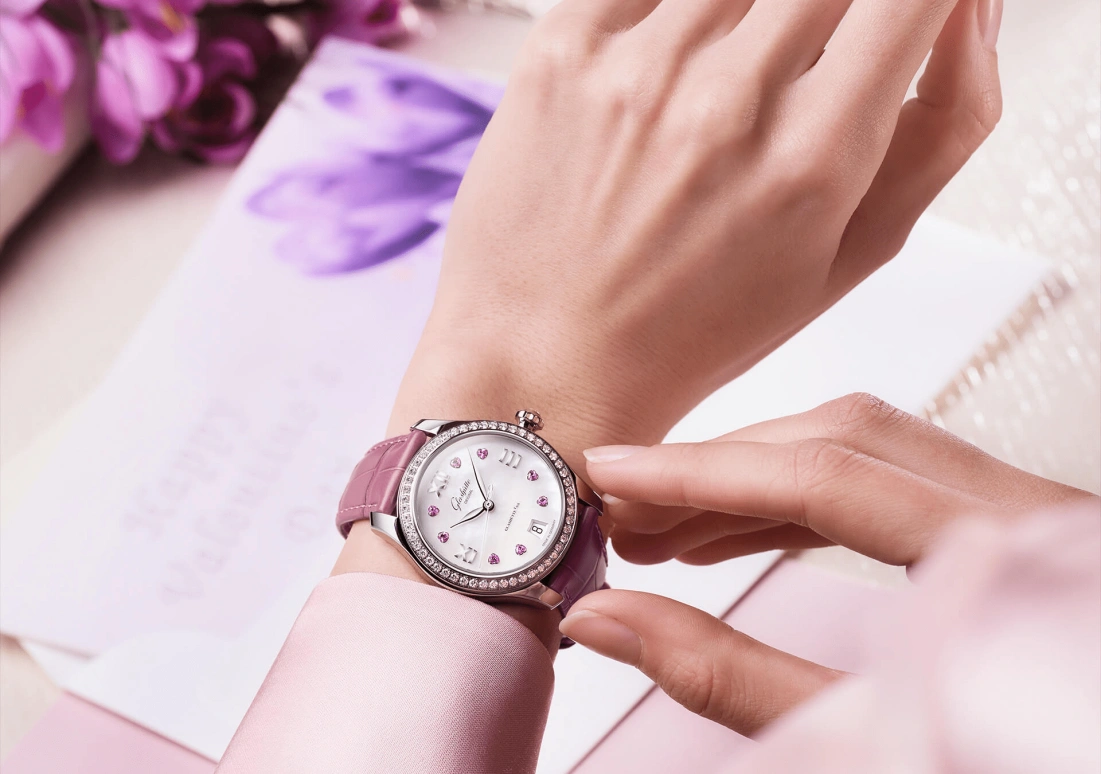 Glashütte Original,Lady Serenade 36mm,36mm,Stainless Steel,White,Automatic,Date,40hours,1,1-39-22-21-22-44