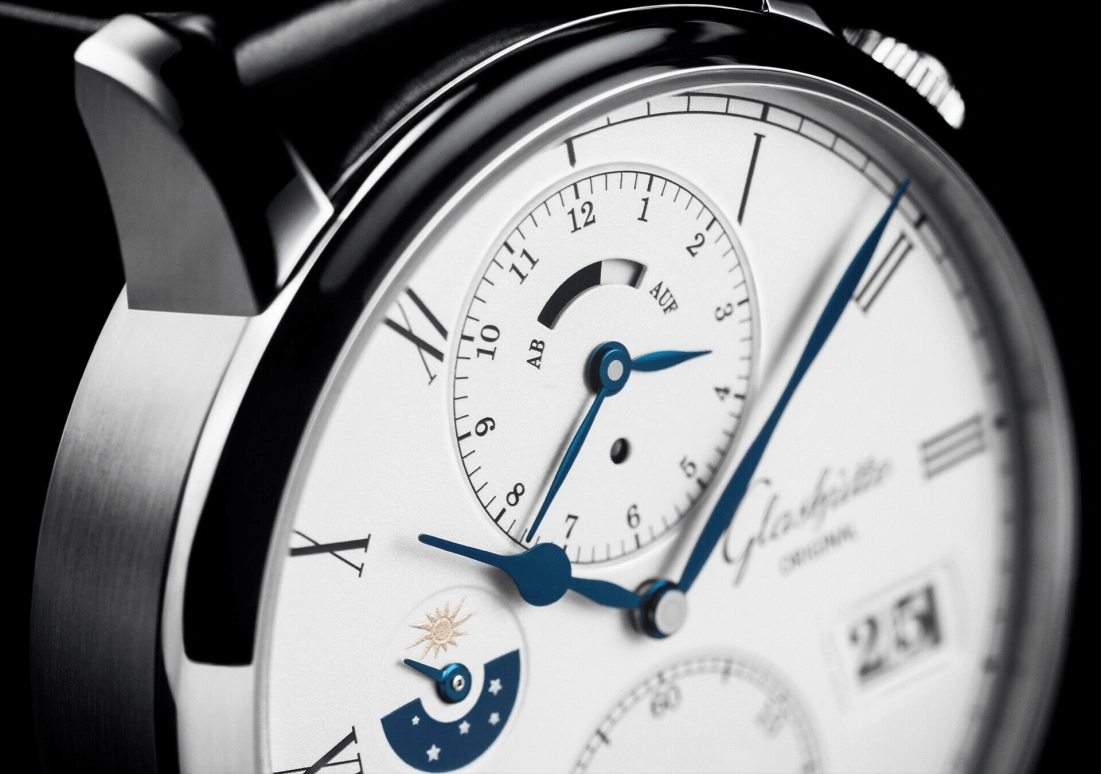 Glashütte Original,Senator 44mm,44mm,White Gold,Silver,Automatic,Day,Power Reserve Indicator,World Time,Big Date,72hours,In-house Caliber,1,1-89-02-01-04-30