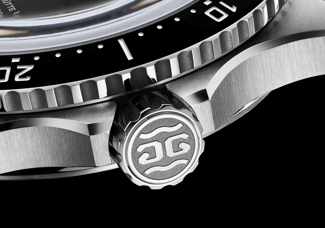 Glashütte Original,SeaQ 43.20mm,43.20mm,Stainless Steel,Black,Automatic,Big Date,100hours,1,1-36-13-01-80-70