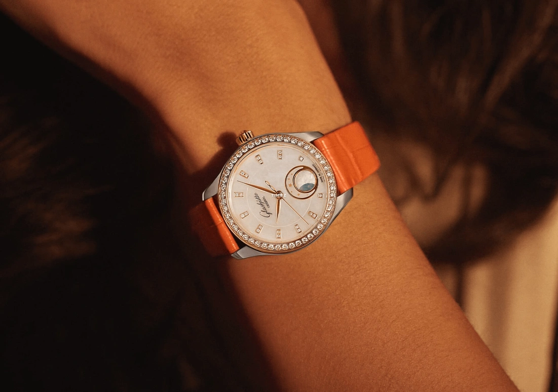 Glashütte Original,Serenade Luna 32mm,32mm,Stainless Steel,Red Gold,White,Automatic,Moonphase,60hours,1,1-35-14-01-16-04