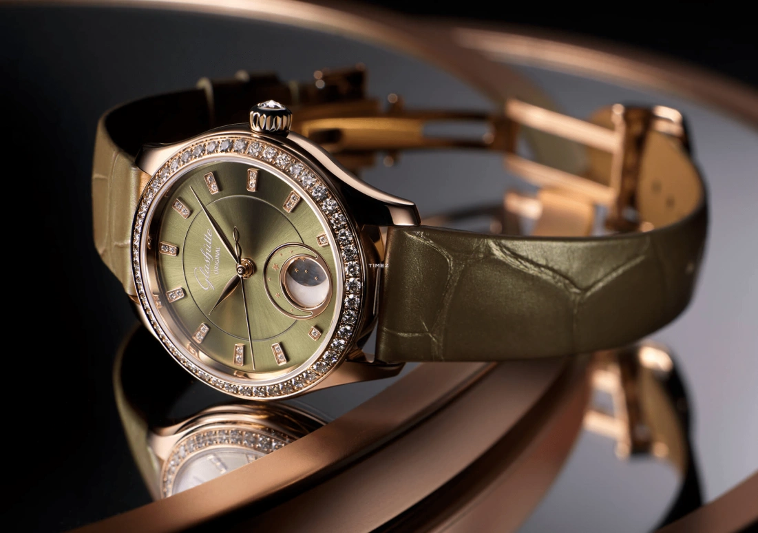 Glashütte Original,Serenade Luna 32.50mm,32.50mm,Red Gold,Green,Automatic,Moonphase,Sapphire,Crystal Glass,1,1-35-14-05-15-04