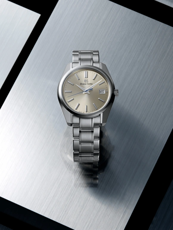 Grand Seiko,Heritage 40mm,40mm,Stainless Steel,Champagne,Quartz,Day,In-house Caliber,SBGP001G