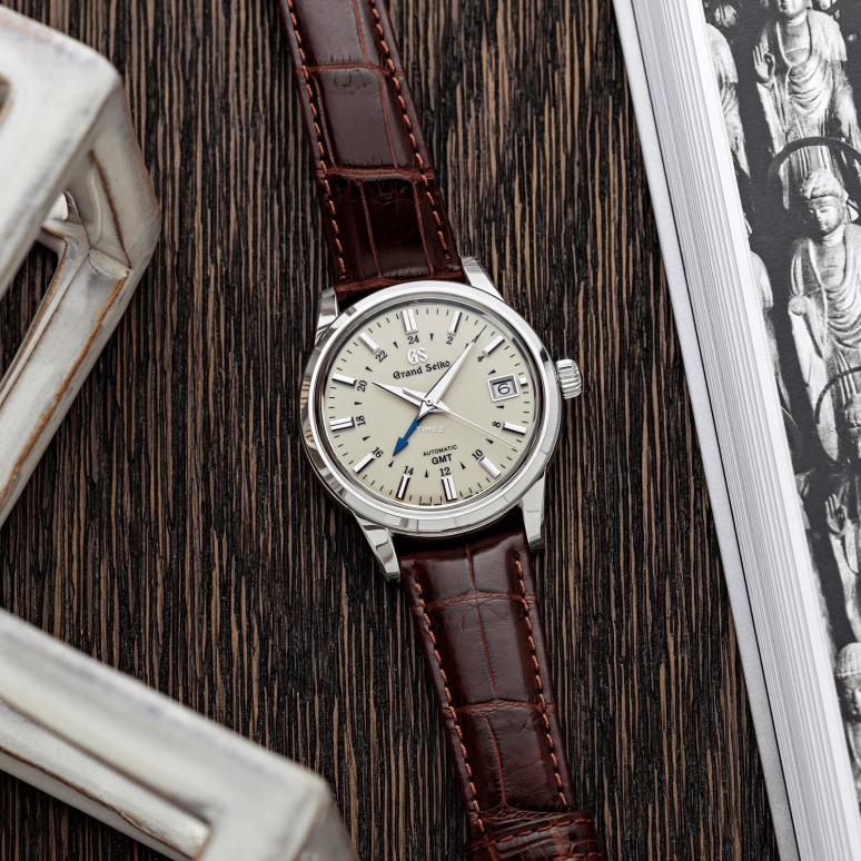 Grand Seiko,Elegance 39.50mm,39.50mm,Stainless Steel,Beige,Automatic,Day,Dule Time,Anti-magnetic,SBGM221G
