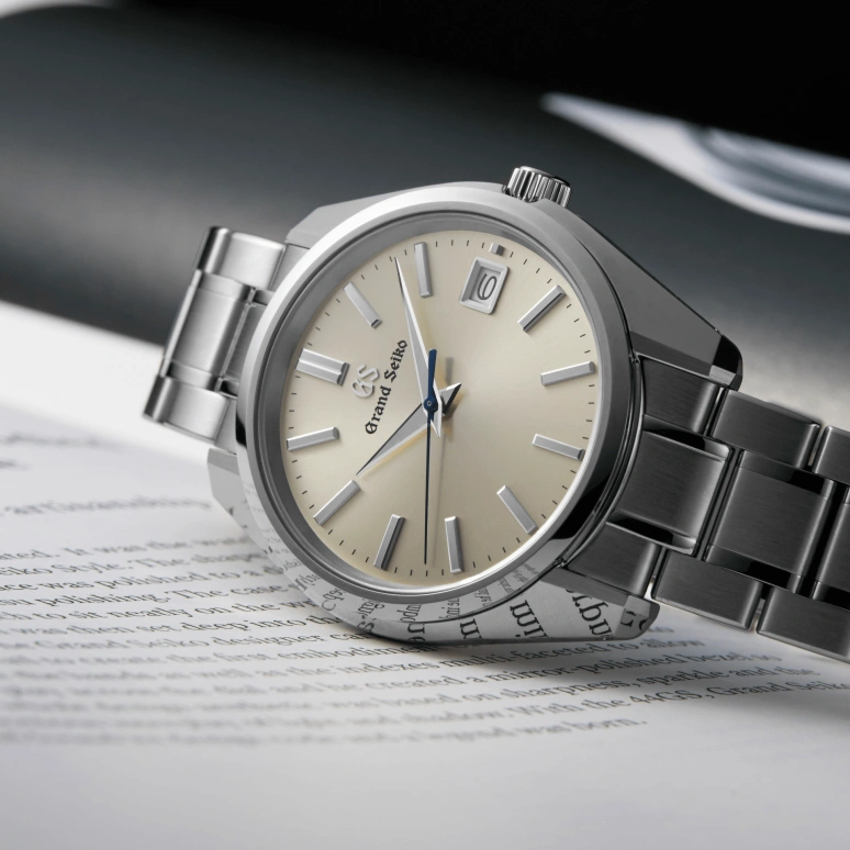 Grand Seiko,Heritage 40mm,40mm,Stainless Steel,Champagne,Quartz,Day,In-house Caliber,SBGP001G