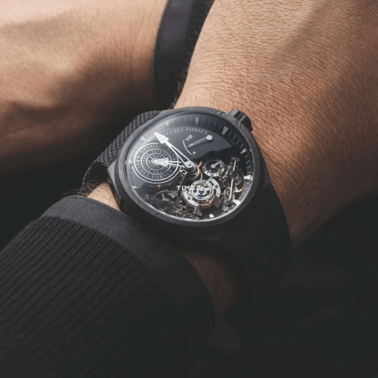 Greubel Forsey,Collection Convexe 42.50mm,42.50mm,Carbon,Black,Handwound,Power Reserve Indicator,Double Balance,Michael Jordan,flying man,Air Jordan,G.O.A.T.,M.J.,DOUBLE BALANCIER CONVEXE Carbon Black
