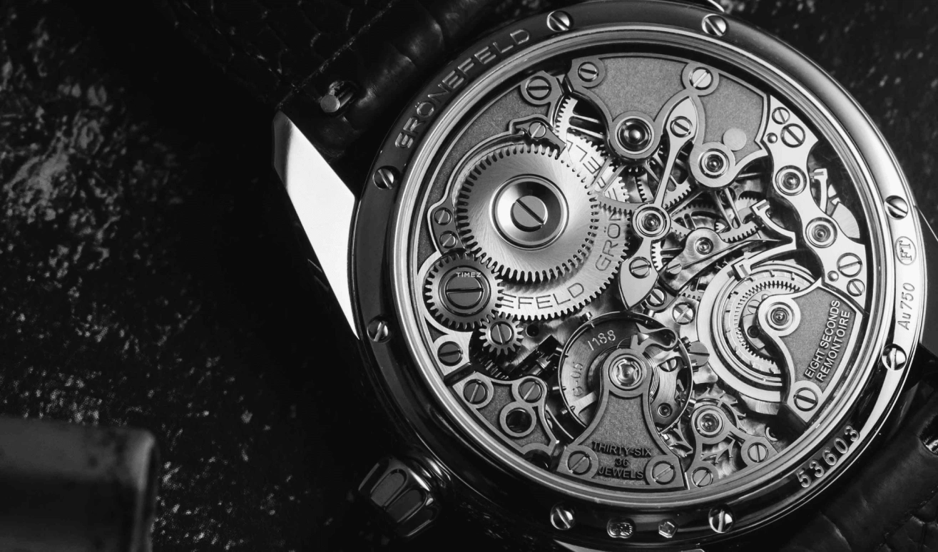 Grönefeld,1941 Remontoire 39.50mm,39.50mm,White Gold,Blue,Handwound,35hours,In-house Caliber,1941 Remontoire Bespoke Fish Scale Guilloche WG
