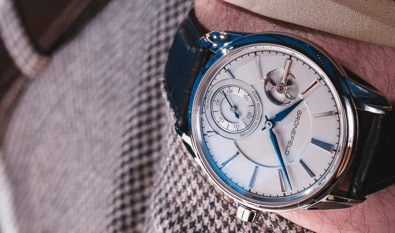 Grönefeld,1941 Remontoire 39.50mm,39.50mm,White Gold,Blue,Handwound,35hours,In-house Caliber,1941 Remontoire Bespoke Fish Scale Guilloche WG