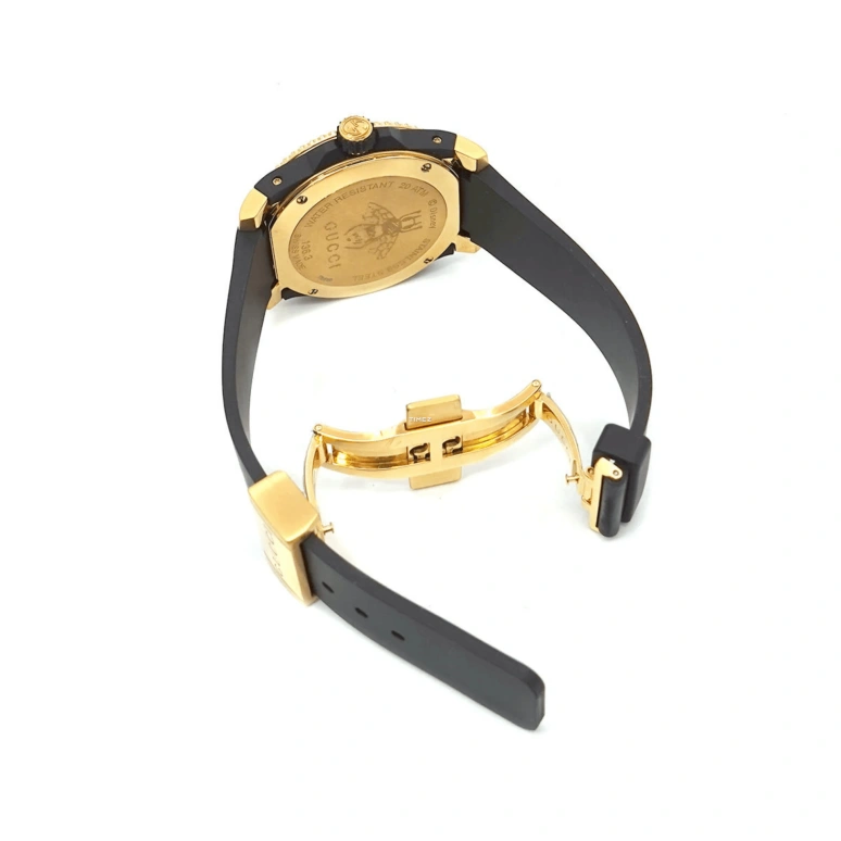 GUCCI,Gucci Dive 40mm,40mm,Stainless Steel,Yellow Gold,Red,Quartz,Day,Round,YA136325
