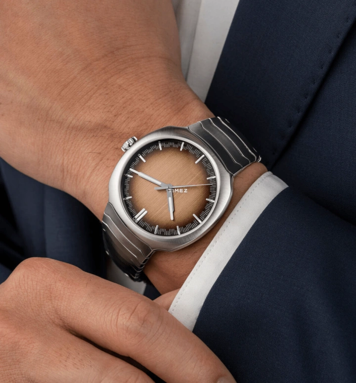 H. Moser & Cie,Streamliner 40mm,40mm,Stainless Steel,Salmon,Automatic,72hours,In-house Caliber,6200,6200-1207