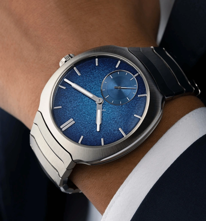 H. Moser & Cie,Streamliner 39mm,39mm,Stainless Steel,Blue,Automatic,74hours,In-house Caliber,6500,6500-1200
