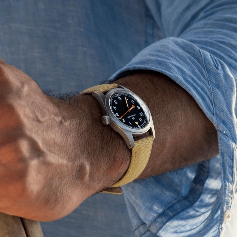 Hamilton,Khaki Action 38mm,38mm,Stainless Steel,Black,Automatic,Sapphire,Crystal Glass,Round,H89469930
