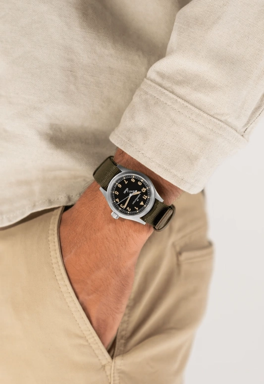 Hamilton,Khaki Field 38mm,38mm,Stainless Steel,Black,Quartz,Sapphire,Crystal Glass,Round,H69401930
