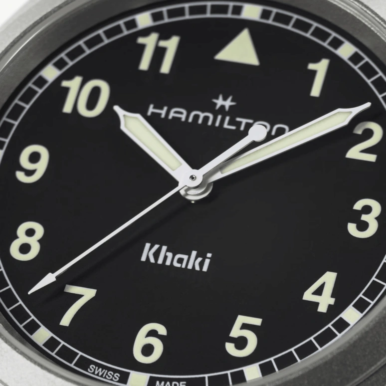 Hamilton,Khaki Field 38mm,38mm,Stainless Steel,Black,Quartz,In-house Caliber,Sapphire,Glass,H69401130
