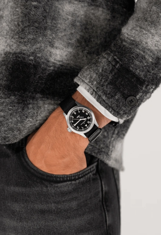 Hamilton,Khaki Field 38mm,38mm,Stainless Steel,Black,Quartz,Sapphire,Crystal Glass,Round,H69401430