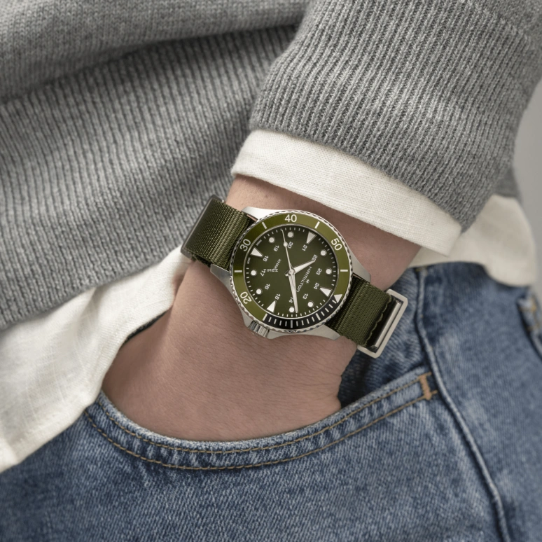 Hamilton,Khaki Navy 37mm,37mm,Stainless Steel,Green,Quartz,Sapphire,Round,H82241961