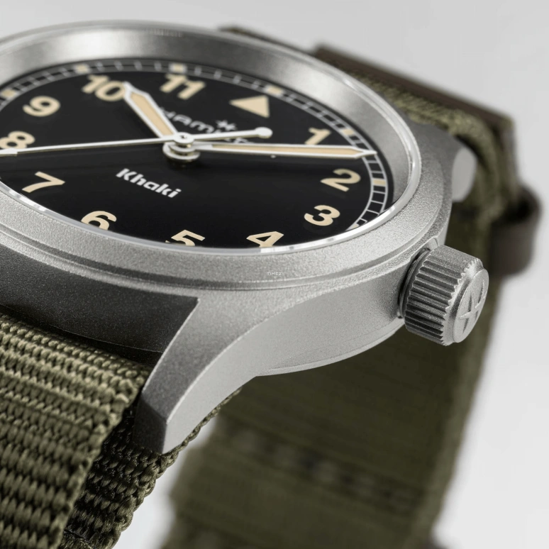 Hamilton,Khaki Field 33mm,33mm,Stainless Steel,Black,Quartz,Sapphire,Crystal Glass,Round,H69301930