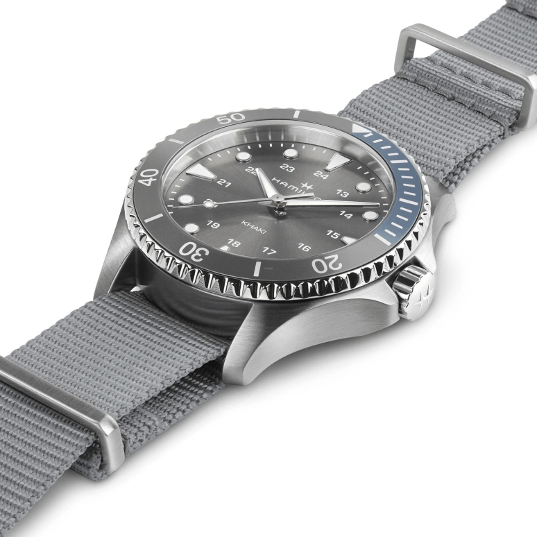 Hamilton,Khaki Navy 37mm,37mm,Stainless Steel,Grey,Quartz,Sapphire,Crystal Glass,Round,H82211981