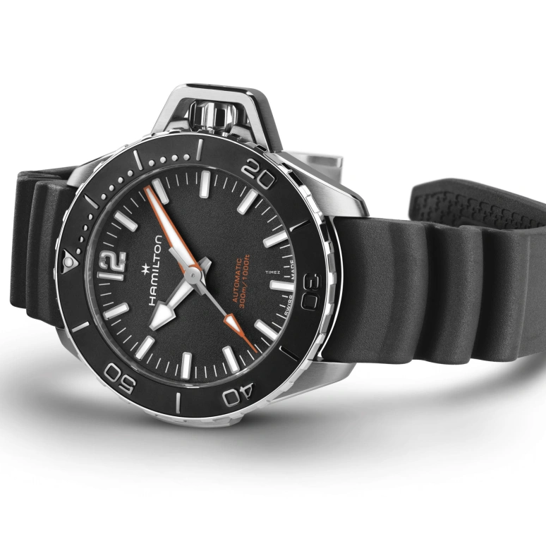 Hamilton,Khaki Navy 41mm,41mm,Stainless Steel,Black,Automatic,Sapphire,Crystal Glass,Round,H77455330