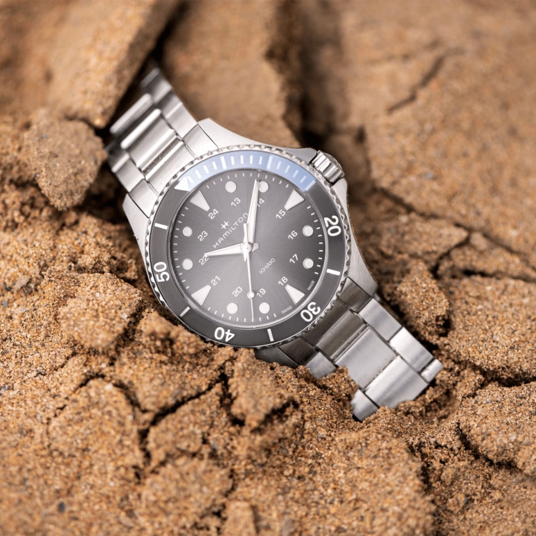Hamilton,Khaki Navy 37mm,37mm,Stainless Steel,Grey,Quartz,Sapphire,Crystal Glass,Round,H82211181