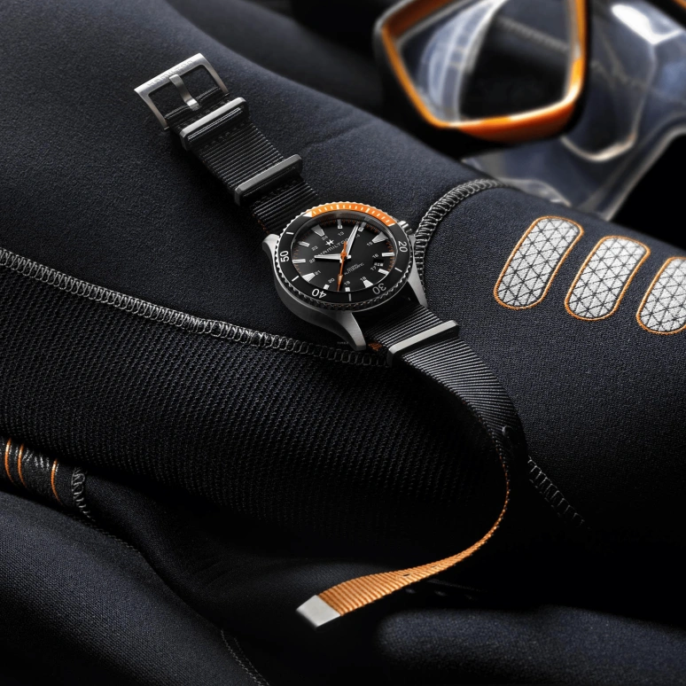 Hamilton,Khaki Navy 40mm,40mm,Stainless Steel,Black,Automatic,80hours,In-house Caliber,H82305931