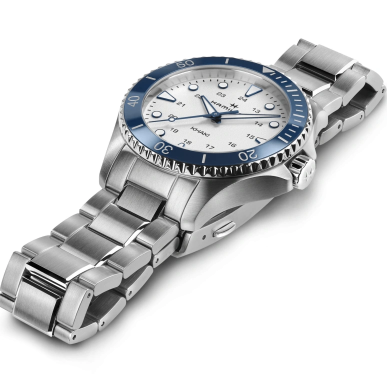 Hamilton,Khaki Navy 37mm,37mm,Stainless Steel,White,Quartz,Sapphire,Crystal Glass,Round,H82231150