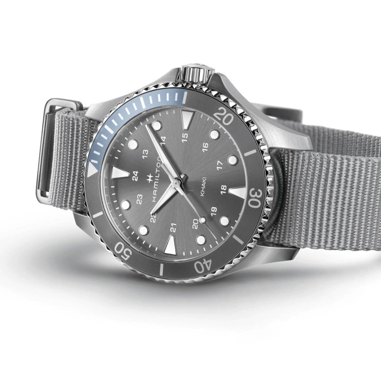 Hamilton,Khaki Navy 37mm,37mm,Stainless Steel,Grey,Quartz,Sapphire,Crystal Glass,Round,H82211981