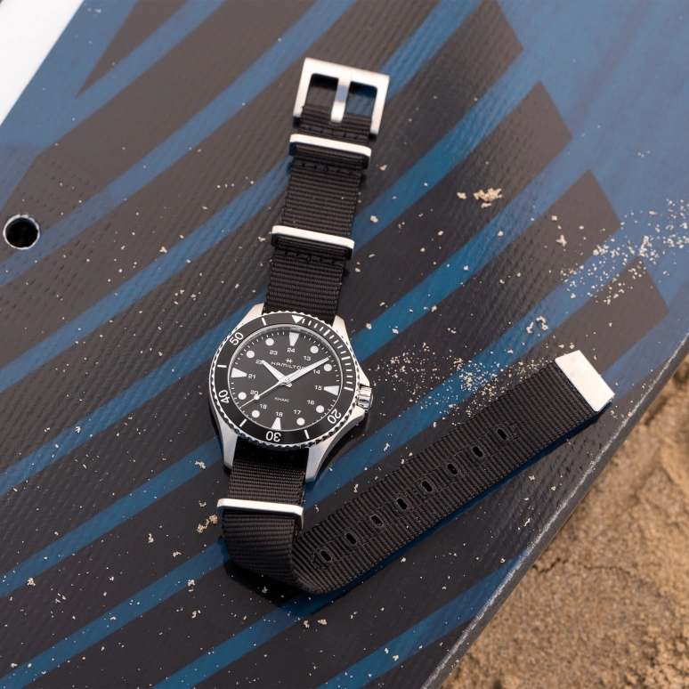 Hamilton,Khaki Navy 37mm,37mm,Stainless Steel,Black,Quartz,Sapphire,Crystal Glass,Round,H82201931