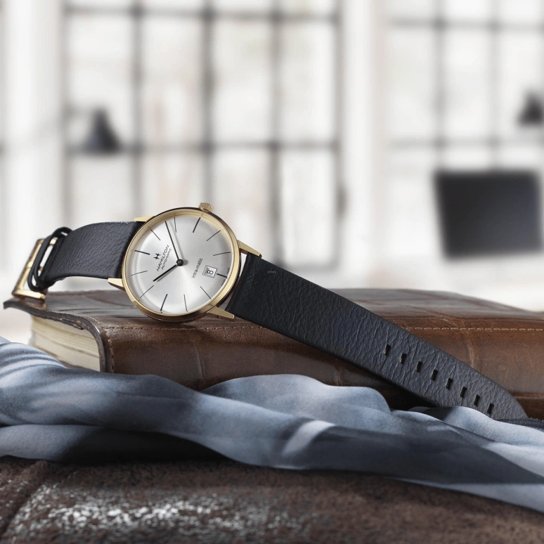 Hamilton,American Classic 42mm,42mm,Stainless Steel,Silver,Automatic,Date,Power Reserve Indicator,H38475751