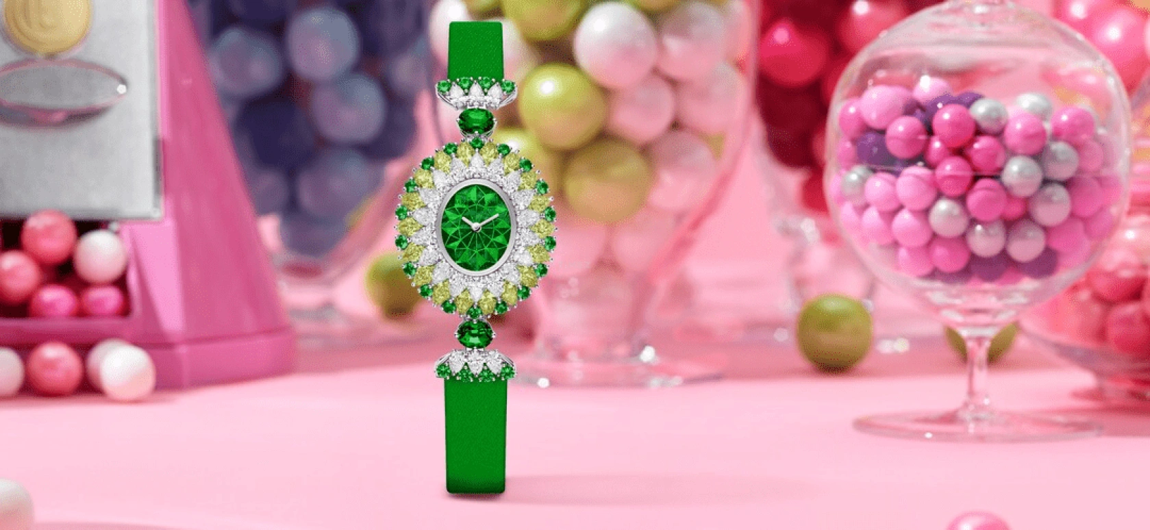 Harry Winston,High Jewelry Timepieces 29.6x31.85mm,29.6x31.85mm,Platinum,Green,Quartz,In-house Caliber,Mother of Pearl,HJTQHM29PP006