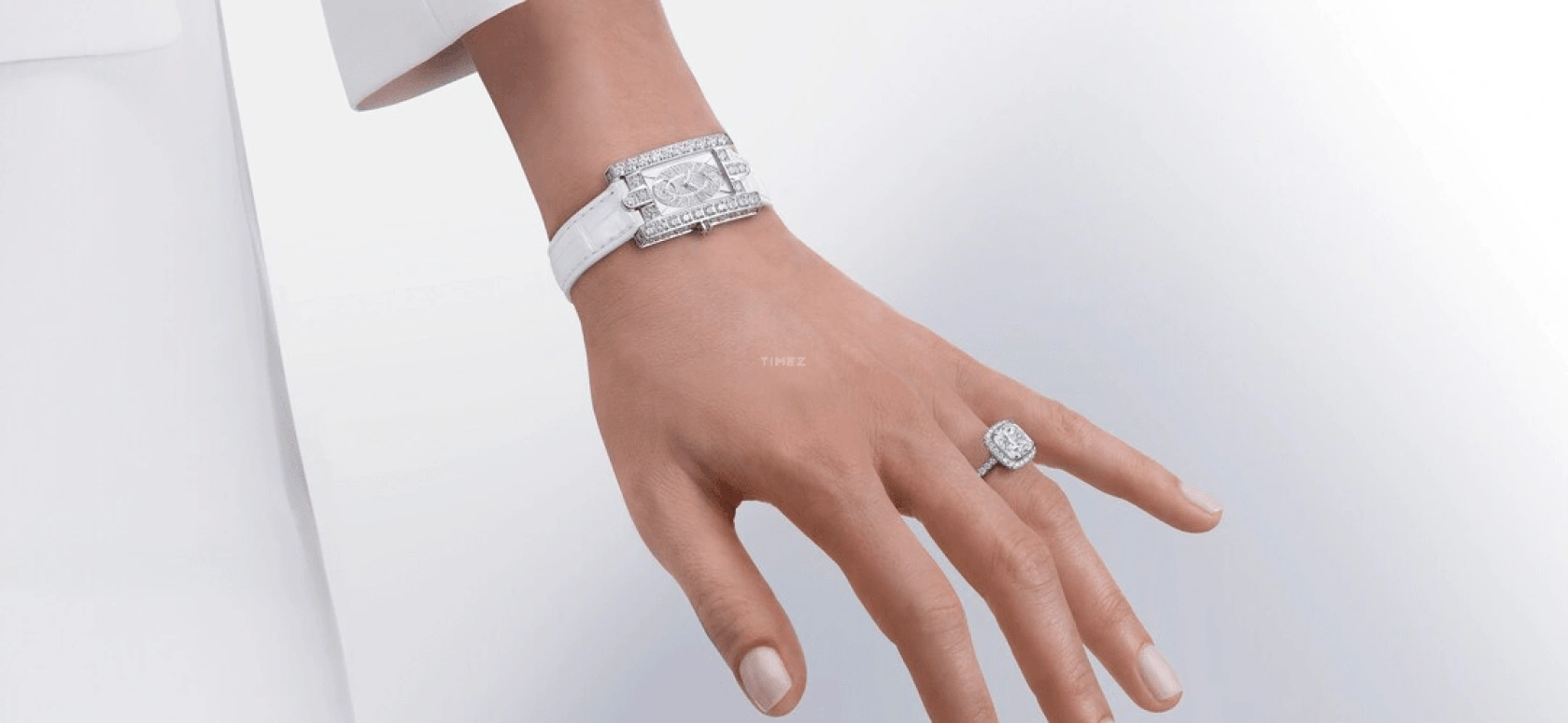 Harry Winston,The Avenue 21.4x36.1mm,21.4x36.1mm,Gold,White Gold,White,Quartz,In-house Caliber,Mother of Pearl,AVEQHM21WW241