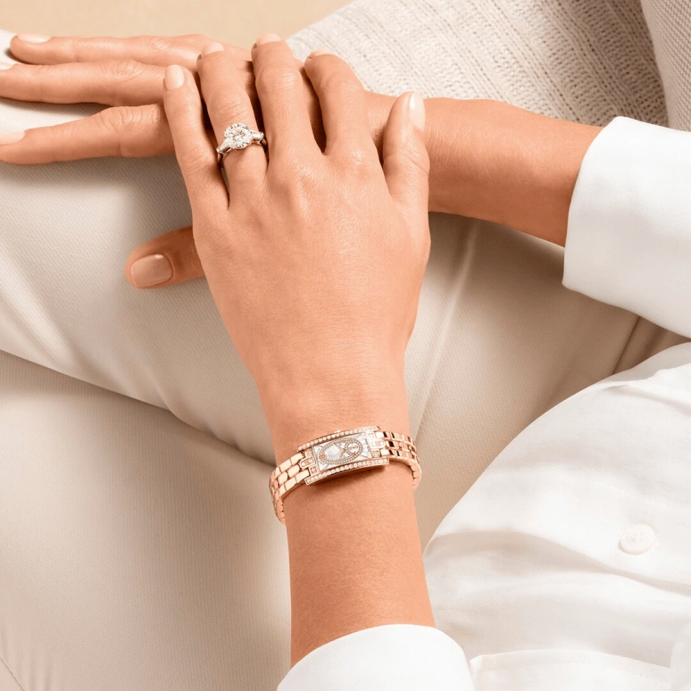 Harry Winston,The Avenue 15.6x32.3mm,15.6x32.3mm,Rose Gold,Gold,White,Quartz,In-house Caliber,Mother of Pearl,AVCQSS16RR001