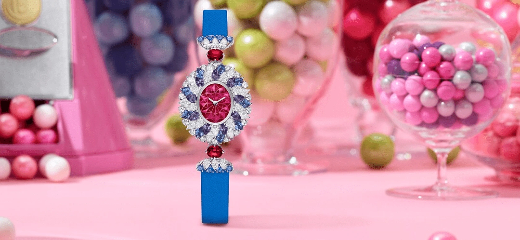 Harry Winston,High Jewelry Timepieces 29.6x31.85mm,29.6x31.85mm,Platinum,Fuchsia,Quartz,In-house Caliber,Mother of Pearl,HJTQHM29PP005