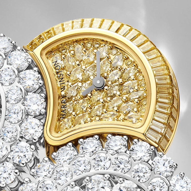 Harry Winston,High Jewelry Timepieces 24.5x21mm,24.5x21mm,Yellow Gold,Gold,Quartz,In-house Caliber,Closed,HJTQHM21YY001