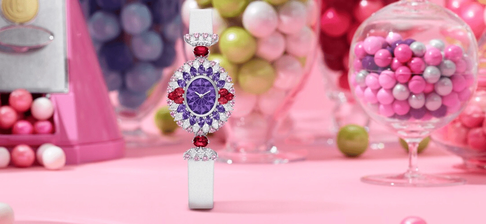 Harry Winston,High Jewelry Timepieces 29.6x31.85mm,29.6x31.85mm,Platinum,Purple,Quartz,In-house Caliber,Mother of Pearl,HJTQHM29PP003
