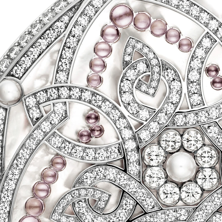 Harry Winston,High Jewelry Timepieces 63mm,63mm,Gold,White Gold,White,Quartz,In-house Caliber,Mother of Pearl,HJTQHM63WW001
