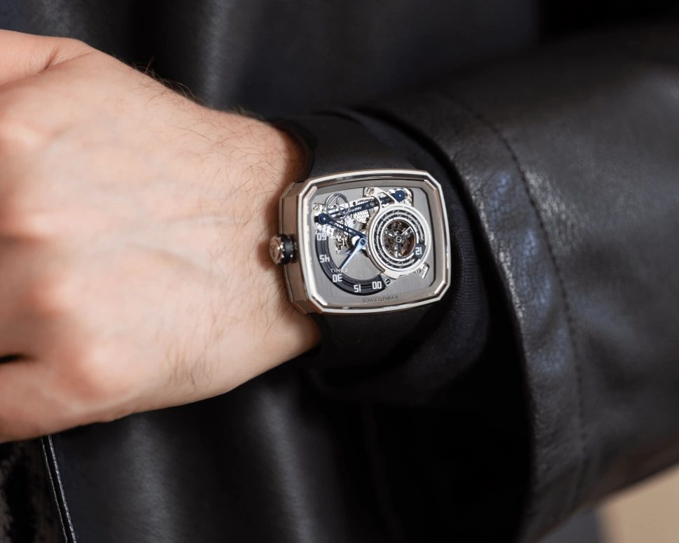 Hautlence,HLXX 37x45mm,37x45mm,Titanium,Skeleton,Grey,Handwound,Jumping Hours,跳分,CA20,CA20-TI00