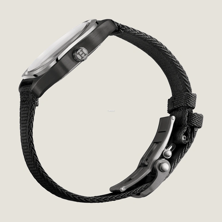 Hermès,Hermès H08 39x42mm,39x42mm,Titanium,Black,Grey,Automatic,Day,50hours,W049431WW00
