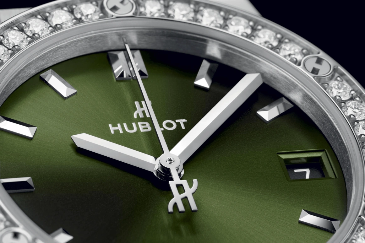 Hublot,Classic Fusion 33mm,33mm,Titanium,Green,Quartz,Day,In-house Caliber,581,581.NX.8970.RX.1104