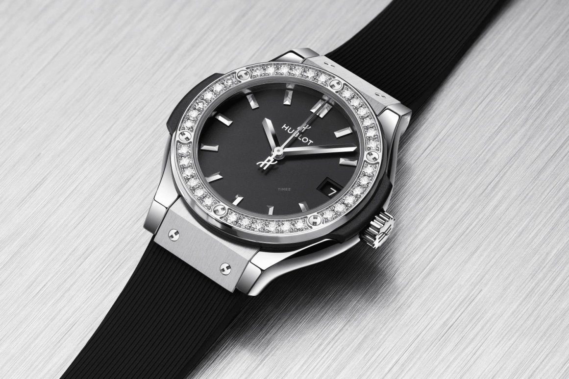 Hublot,Classic Fusion 33mm,33mm,Titanium Gold,Black,Quartz,In-house Caliber,Sapphire,581,581.NX.1171.RX.1104