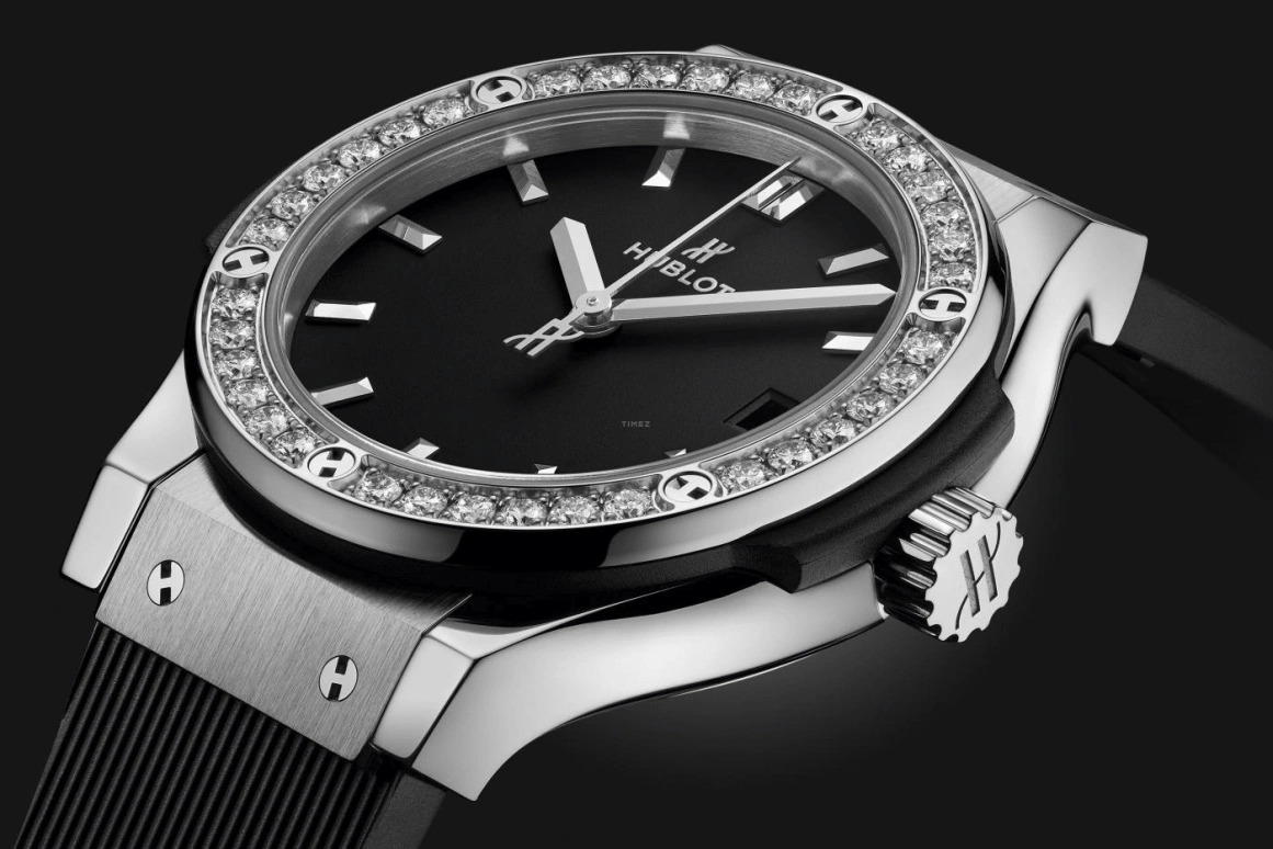 Hublot,Classic Fusion 33mm,33mm,Titanium Gold,Black,Quartz,In-house Caliber,Sapphire,581,581.NX.1171.RX.1104