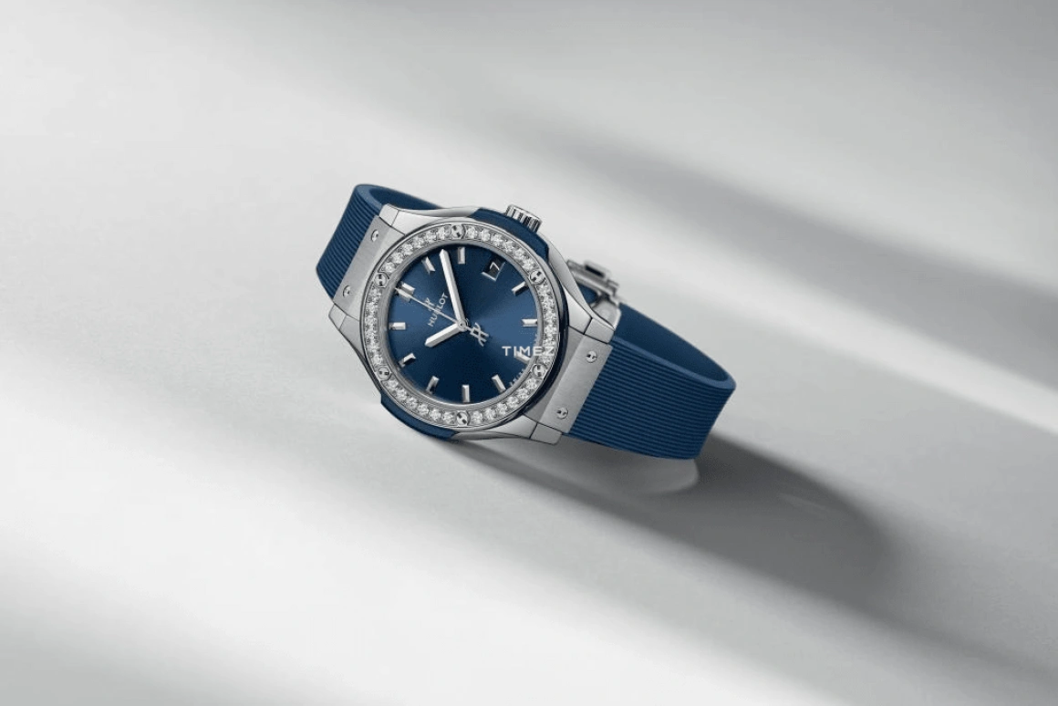 Hublot,Classic Fusion 33mm,33mm,Titanium,Blue,Quartz,Day,In-house Caliber,581,581.NX.7170.RX.1104