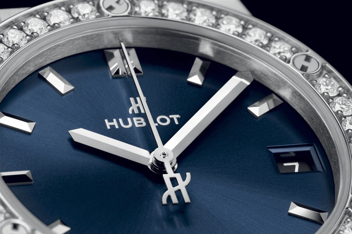 Hublot,Classic Fusion 33mm,33mm,Titanium,Blue,Quartz,Day,In-house Caliber,581,581.NX.7170.RX.1104